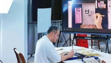 從“雞娃”到“伴老”，新東方盯上了我的爸媽?zhuān)?>
                        </div>
                        <p class="is-title">從“雞娃”到“伴老”，新東方盯上了我的爸媽?zhuān)?/p>
                    </a>
					                </div>
                <ul class="index-news-list">
                                      <li><a href="/rencaishouye/682933.html" target="_blank">● 從“雞娃”到“伴老”，新東方盯上了我的爸媽?zhuān)?/a>
                    </li>
                                        <li><a href="/rencaishouye/682932.html" target="_blank">● 招生最火的專(zhuān)業(yè)，怎么了？</a>
                    </li>
                                        <li><a href="/rencaishouye/682914.html" target="_blank">● 冠縣職業(yè)教育中心學(xué)校教學(xué)團(tuán)隊(duì)績(jī)效管理微解讀</a>
                    </li>
                                        <li><a href="/rencaishouye/682808.html" target="_blank">● 東南大學(xué)：初心如磐燃星火，烽火熔鑄抗戰(zhàn)魂</a>
                    </li>
                                        <li><a href="/rencaishouye/682772.html" target="_blank">● 吸管搭“高樓” 紙飛機(jī)載夢(mèng)想！江蘇商院志愿者帶...</a>
                    </li>
                                    </ul>
            </div>
            <!--教育-->
            <!--廣告位-->
            <div   id="tnhzpfw"   class="ih-box icn-box">
                <div   id="ljxhzrj"   class="index-title">
                    <div   id="ejcumbq"   class="title-img">
                        <h3 class=