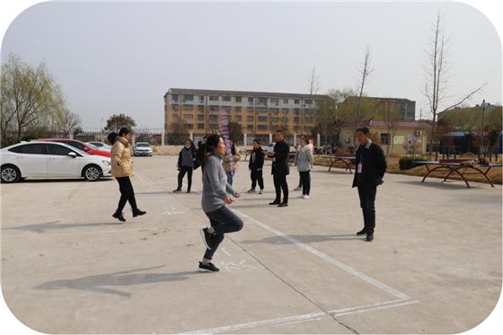 濱?？h五汛鎮(zhèn)中心小學舉行慶祝第111個國際三八婦女節(jié)活動